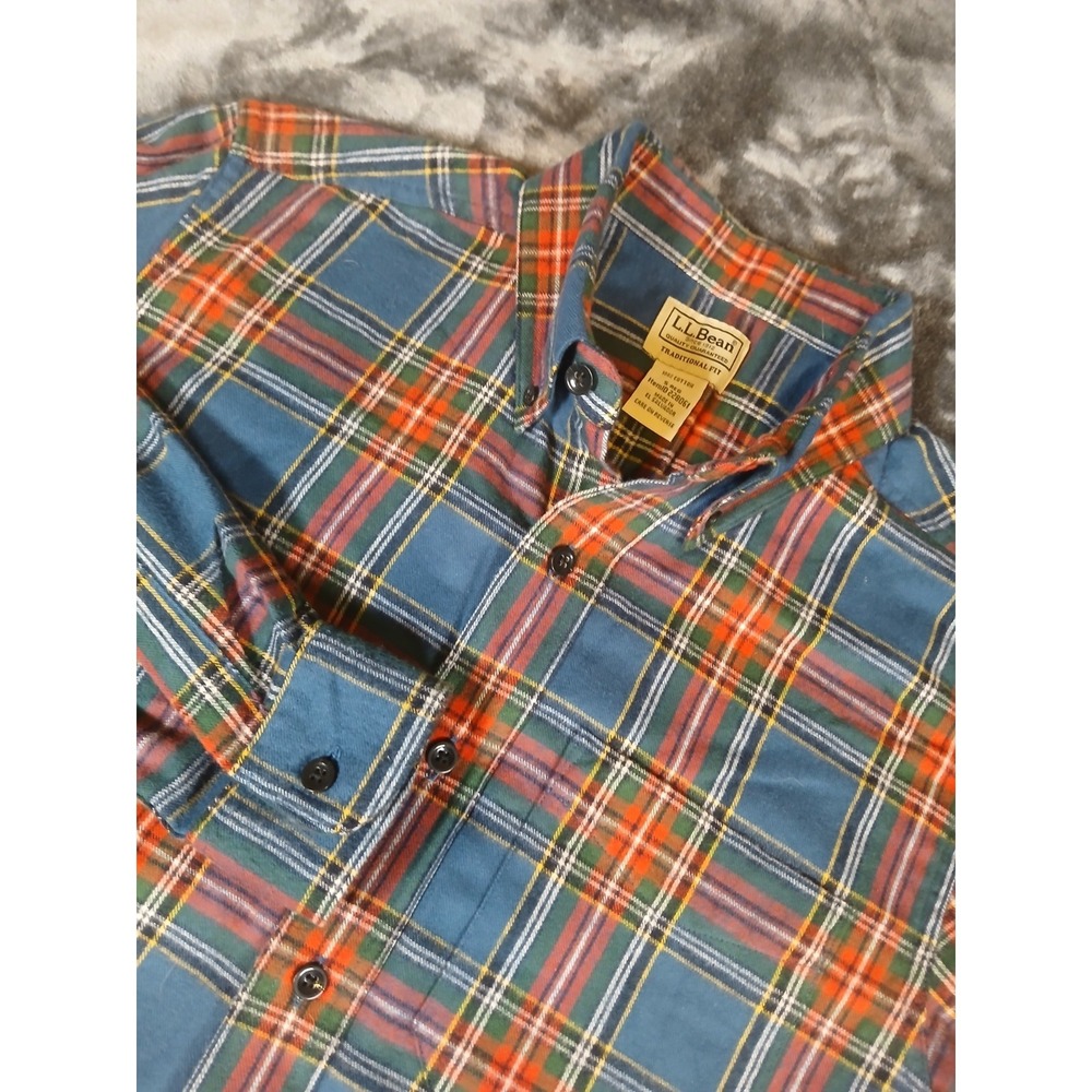 LL bean Shirt Mens SMALL Plaid Button Down Flannel Traditional Fit